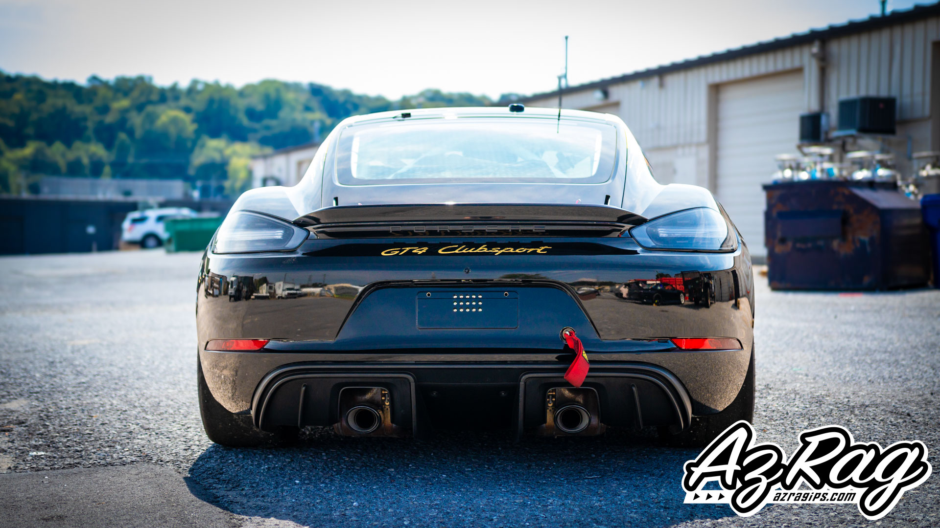 Porsche GT4 Clubsport in Chrome Gold: Two-Layer Wrap Technique for